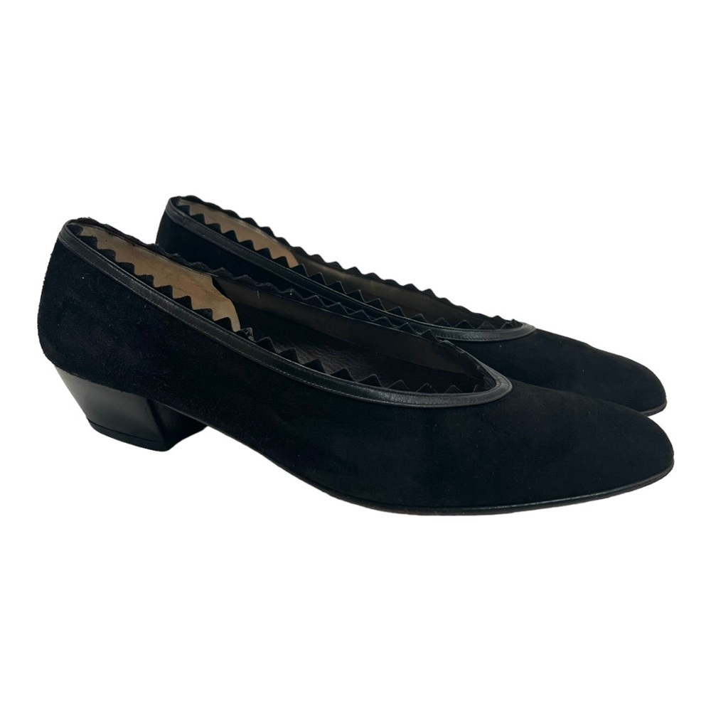 Salvatore Ferragamo Frania 40 Black Suede Leather Scallop Pumps Womens 7 AAA - Picture 3 of 16